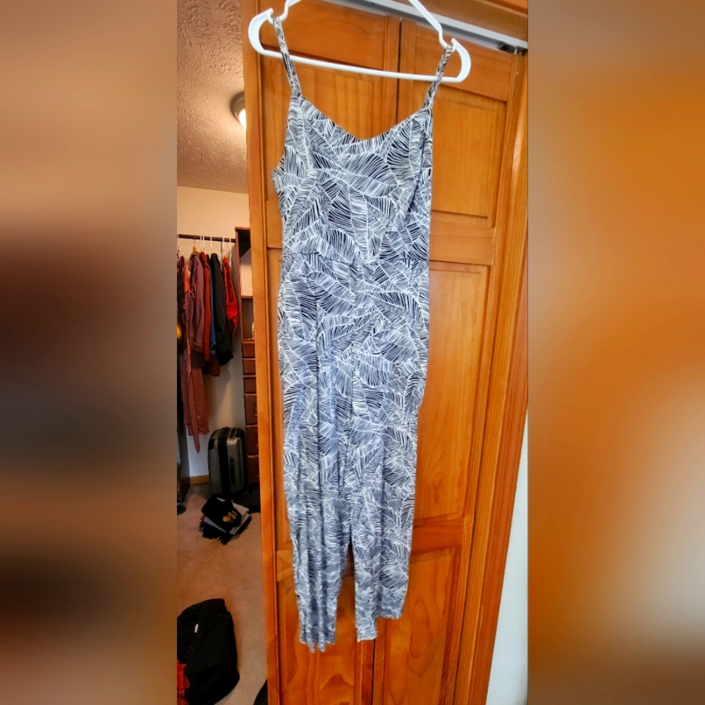 Women's Old Navy Black and White Jumpsuit Size M